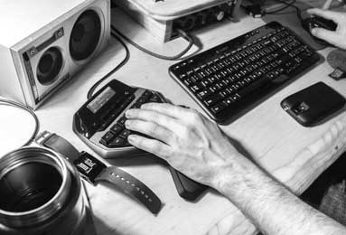 足坛荣耀与落寞：曼城进四强，姆巴佩演帽子戏法，大巴黎六冠王封神